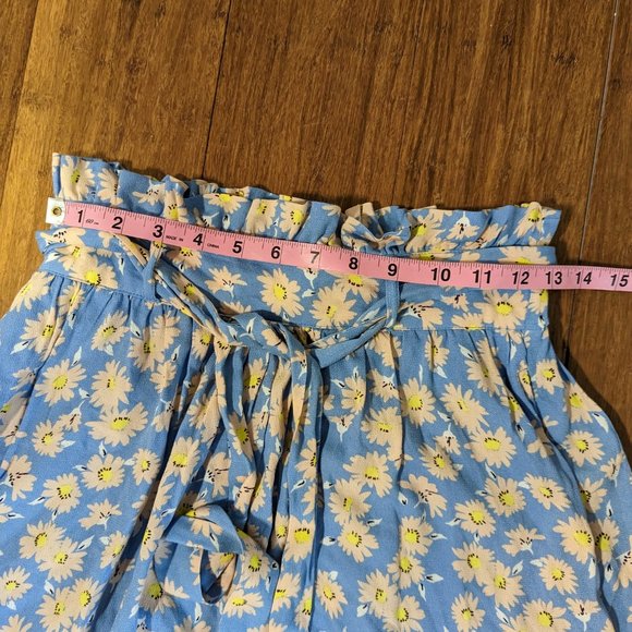 Who What Wear Polka Dot Daisy Paperbag Mini Skirt with Pockets 3/$20 - Picture 6 of 10